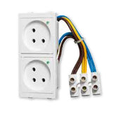 Pair of shutter-protected sockets (children) white